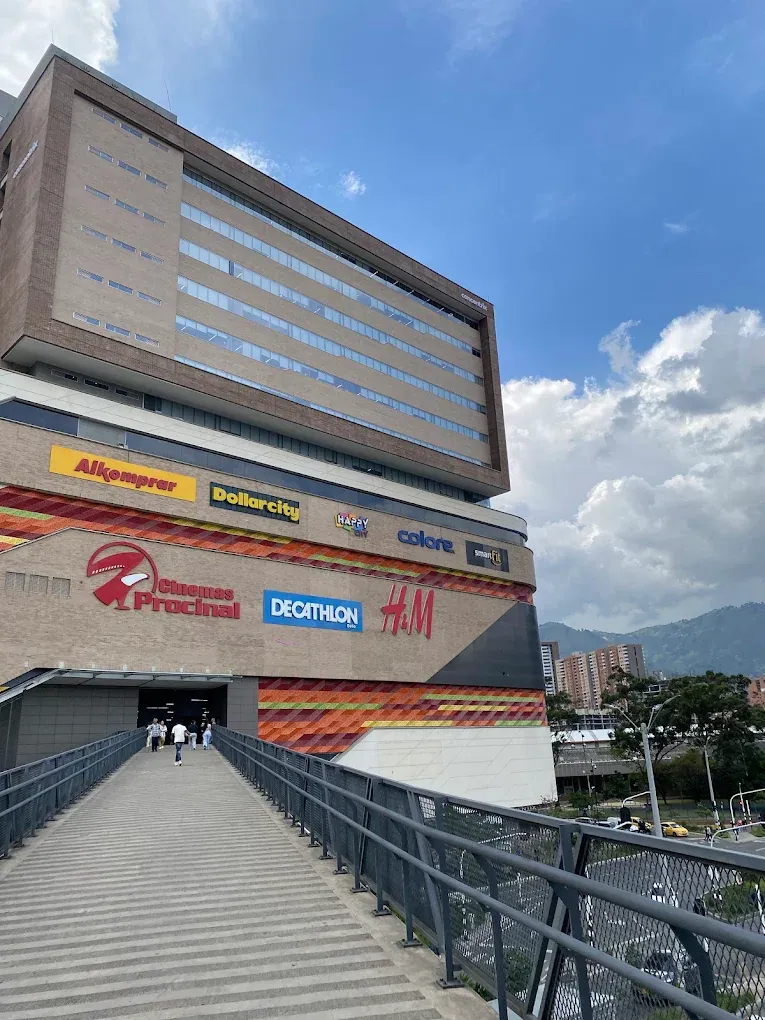 Vista del Centro Comercial Fabricato